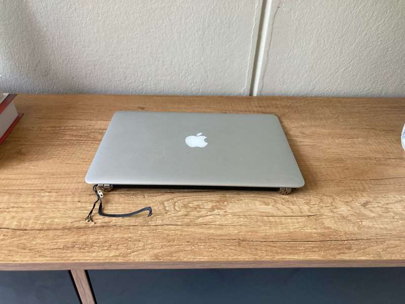 Apple MacBook Pro 13-inch Screen Assembly (A1502)Used, Like New  Screen Replacement for 2013 &2014