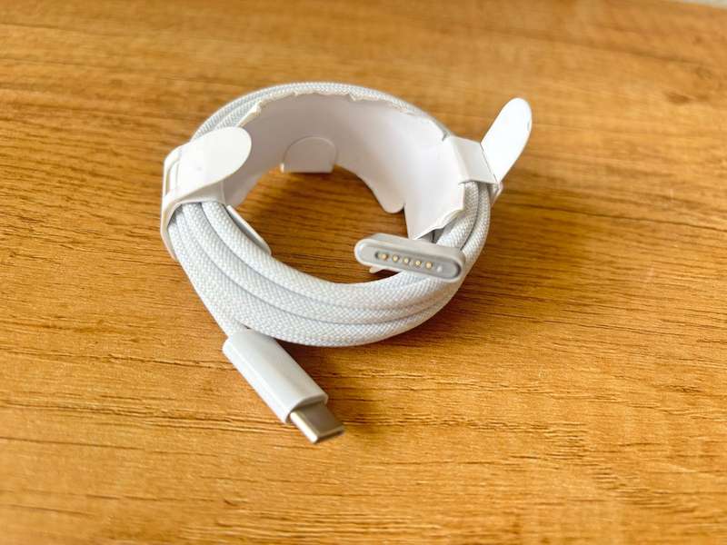 Apple USB-C to MagSafe 3 2m Cable - Silver - Fast Charging, Authentic