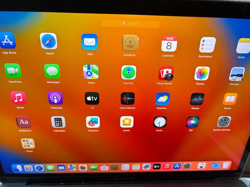 Apple MacBook Pro 13" Retina Display  Touch Bar | Quad-Core i5 1.4GHz | 8GB RAM | 128GB SSD