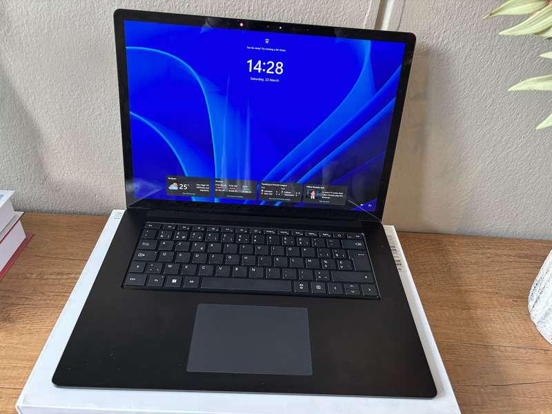 Microsoft Surface Laptop 5 - 15" | Intel Core i7 12th Gen | 32GB RAM | 1TB SSD | Excellent Condition