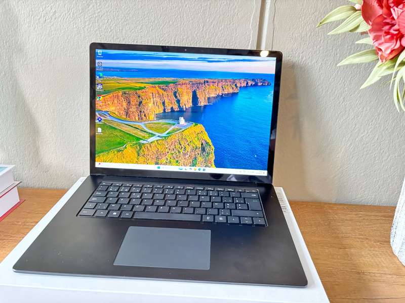 Microsoft Surface Laptop 5 - 15" | Intel Core i7 12th Gen | 32GB RAM | 1TB SSD | Excellent Condition