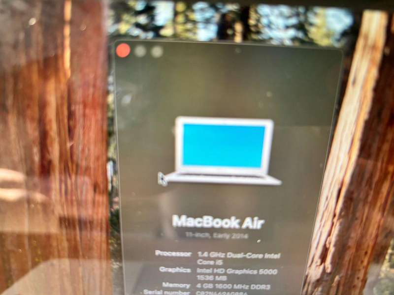 2014 Apple MacBook Air  11-Inch (Core i5, 4GB RAM, 128GB SSD)