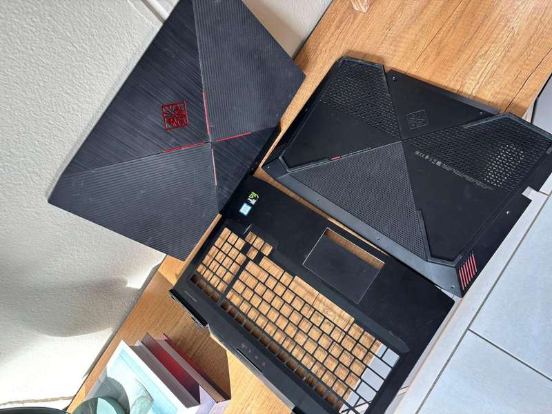  Replacement Housing with Trackpad for HP Omen 15 (Model: 15-ce003nl)