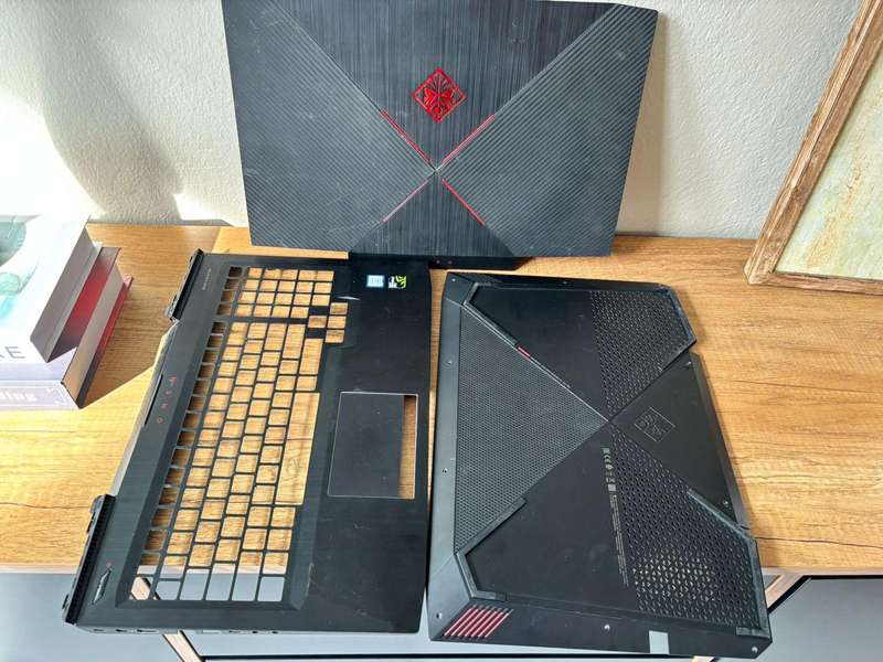  Replacement Housing with Trackpad for HP Omen 15 (Model: 15-ce003nl)