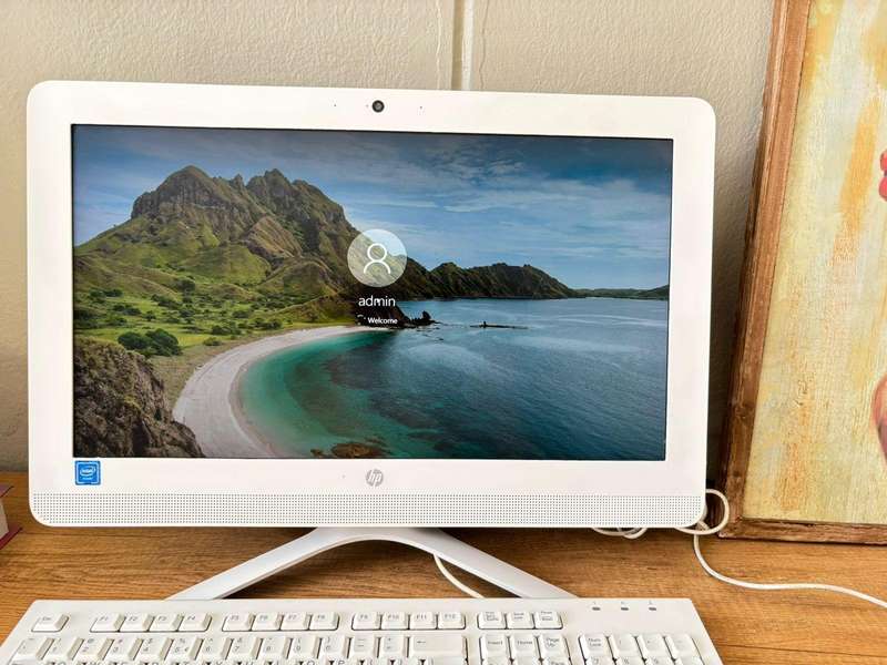  HP 205 G3 All-in-One Business PC  Celeron | 4GB RAM | 500GB HDD | White