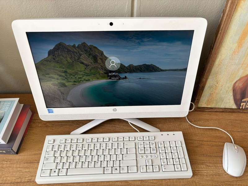  HP 205 G3 All-in-One Business PC  Celeron | 4GB RAM | 500GB HDD | White