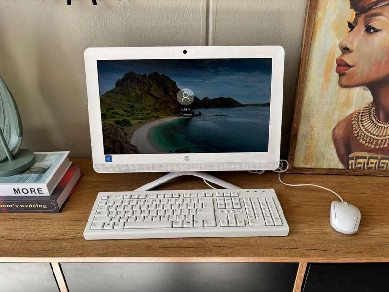  HP 205 G3 All-in-One Business PC  Celeron | 4GB RAM | 500GB HDD | White