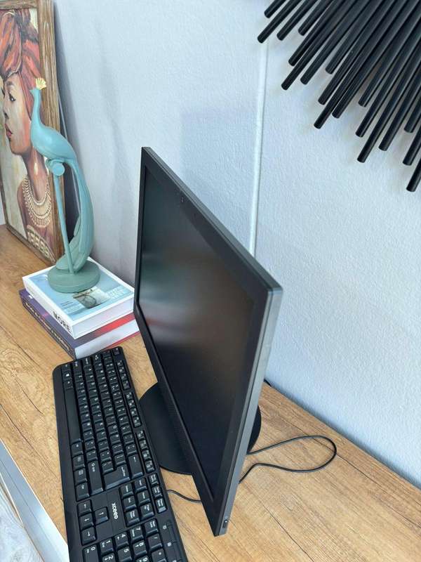 Lenovo Ideacentre AIO 330  19.5 All-in-One PC | 4GB RAM | 1TB HDD | Excellent Condition
