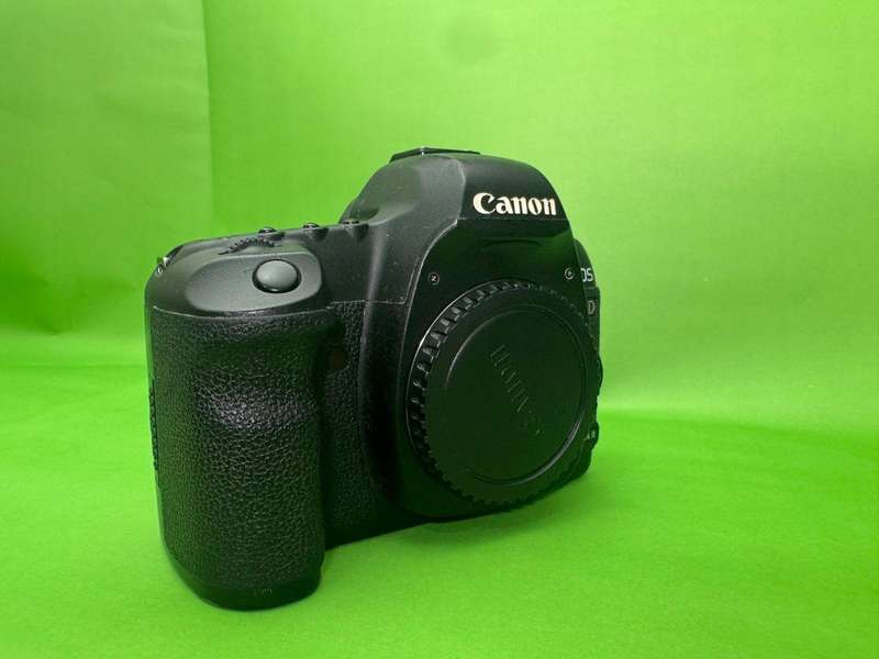 Canon EOS 5D Mark II (Body Only)  Full Frame | 21.1MP | Full HD Video | Used  Excellent