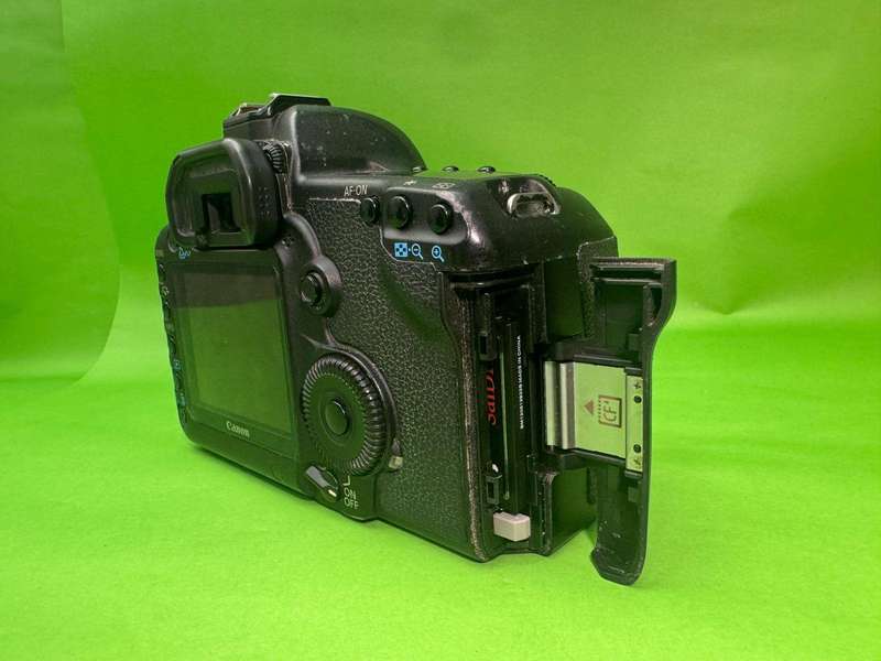 Canon EOS 5D Mark II (Body Only)  Full Frame | 21.1MP | Full HD Video | Used  Excellent