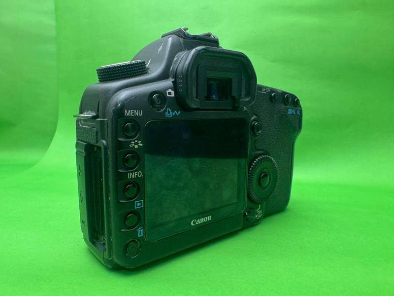Canon EOS 5D Mark II (Body Only)  Full Frame | 21.1MP | Full HD Video | Used  Excellent