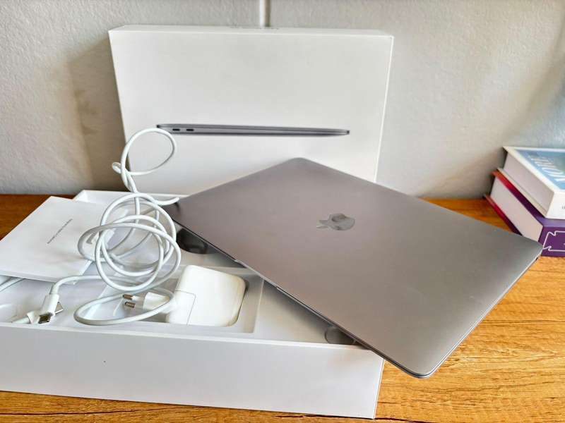 2019 Apple MacBook Air 13" Retina Display | Intel Core i5 | 8GB RAM | 128GB SSD