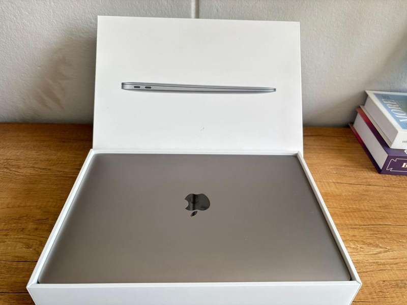 2019 Apple MacBook Air 13" Retina Display | Intel Core i5 | 8GB RAM | 128GB SSD