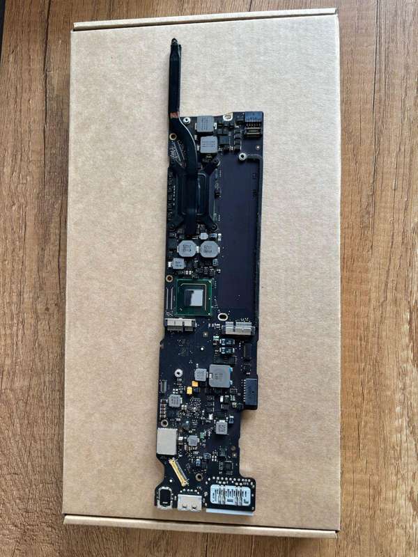 Apple MacBook Air 13" Logic Board (A1466/A1465, 2011) | i5 1.7GHz | 4GB RAM | iCloud-Free