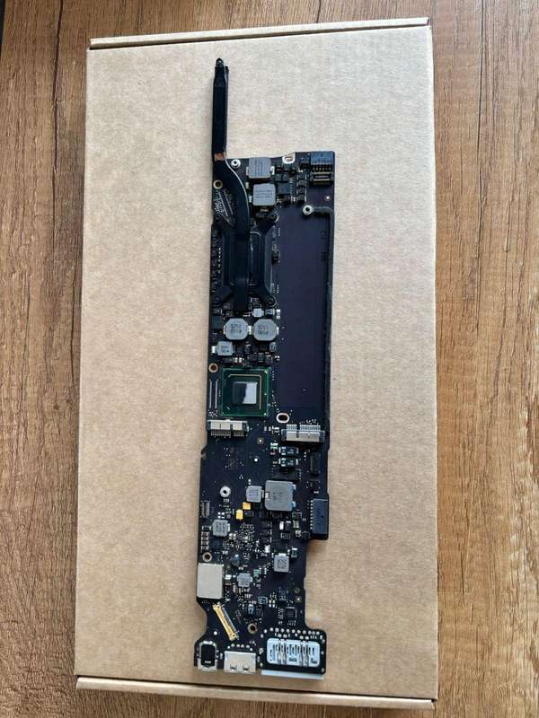 Apple MacBook Air 13" Logic Board (A1466/A1465, 2011) | i5 1.7GHz | 4GB RAM | iCloud-Free