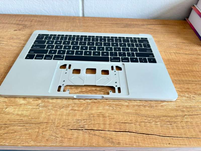 MacBook Pro 13" Retina (Function Keys, Late 20162017) Upper Case  Silver (A1708)