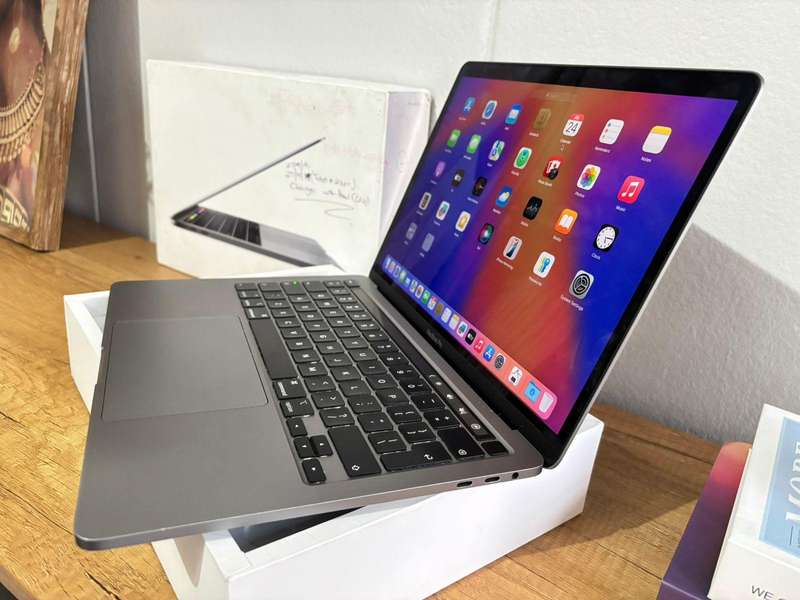 Apple MacBook Pro 13-inch (2020) | Intel i5 | 8GB RAM | 256GB SSD | Retina | Excellent
