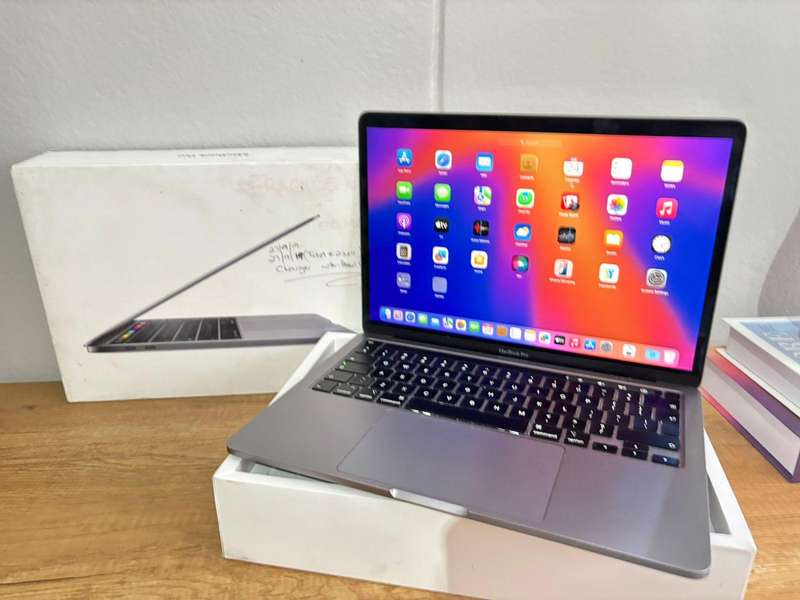 Apple MacBook Pro 13-inch (2020) | Intel i5 | 8GB RAM | 256GB SSD | Retina | Excellent