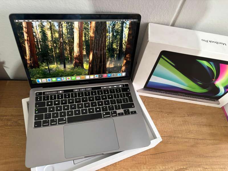 Apple MacBook Pro 13-inch (2020) | Intel i5 | 16GB RAM | 512GB SSD | Retina | Excellent