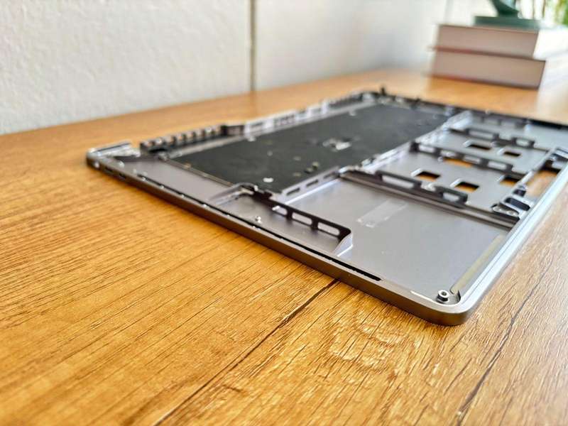 MacBook Pro 15" Retina (Mid 20182019) Upper Case Assembly A1990 | Grade: A (Used) | Color:Dark Grey