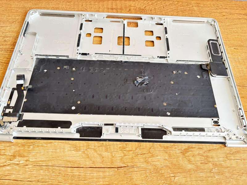 MacBook Pro 15" Retina (Mid 20182019) Upper Case Assembly Model: A1990 Grade-A Used Silver Color