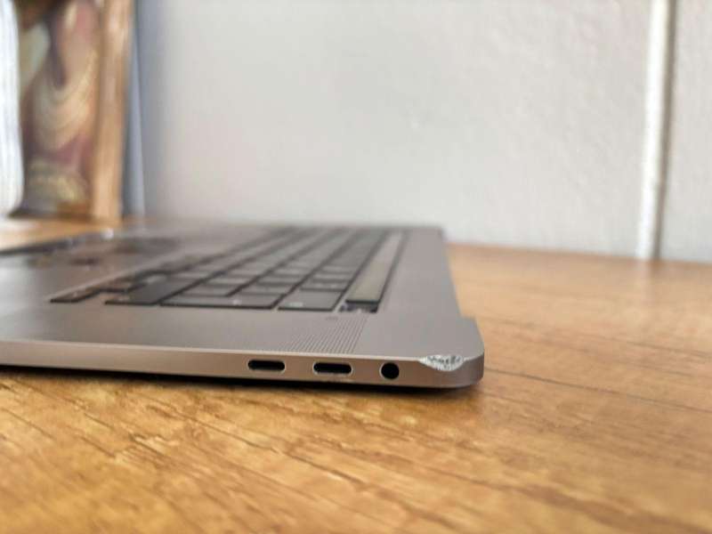 MacBook Pro 16" (2019) Upper Case Assembly  A2141 Model (Grade B) Includes: Keyboard