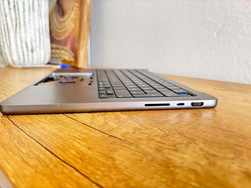 MacBook Pro 14" (A2442, A2779) Upper Case Assembly Condition: Used  Grade-A Color: Dark Grey