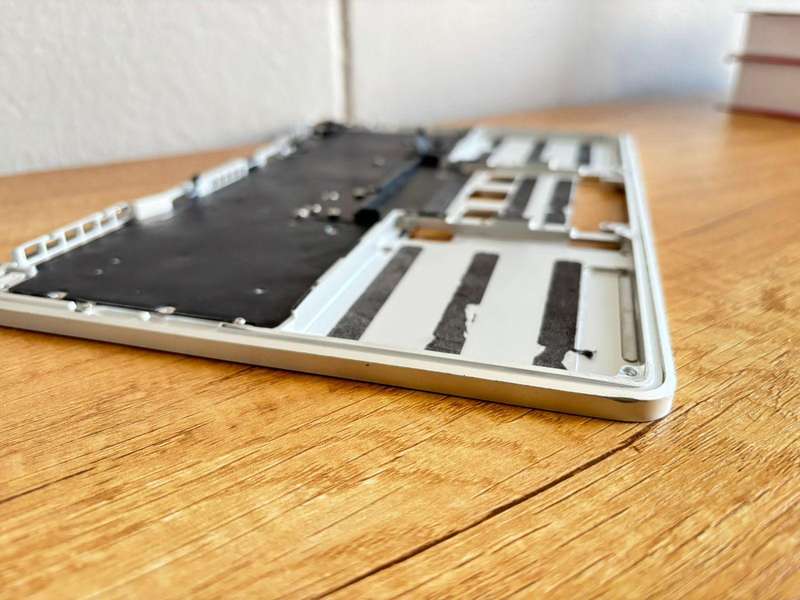 MacBook Pro 13" Upper Case Assembly  A2289 / A2338 (2020) Used  Grade-A  Silver Color