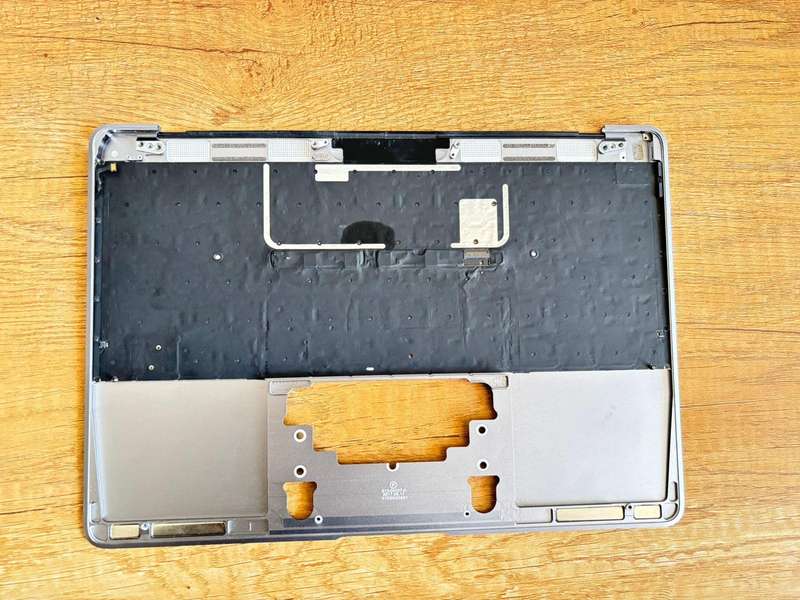MacBook 12" Retina (Early 2015-2017) Upper Case with Keyboard Model: A1534 Condition: Used  Grade A