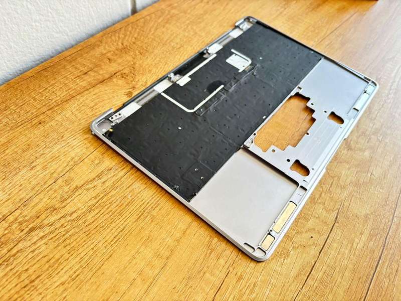 MacBook 12" Retina (Early 2015-2017) Upper Case with Keyboard Model: A1534 Condition: Used  Grade A