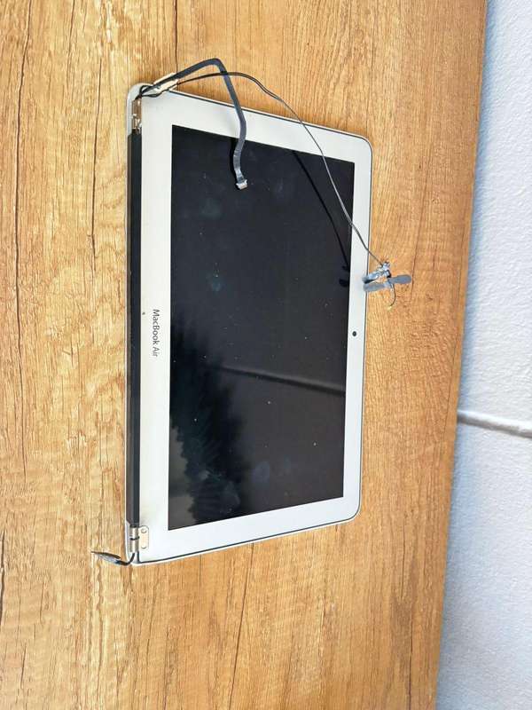 MacBook Air 11" (Mid 2013Early 2015) Display Assembly A1465 Model Grade-D