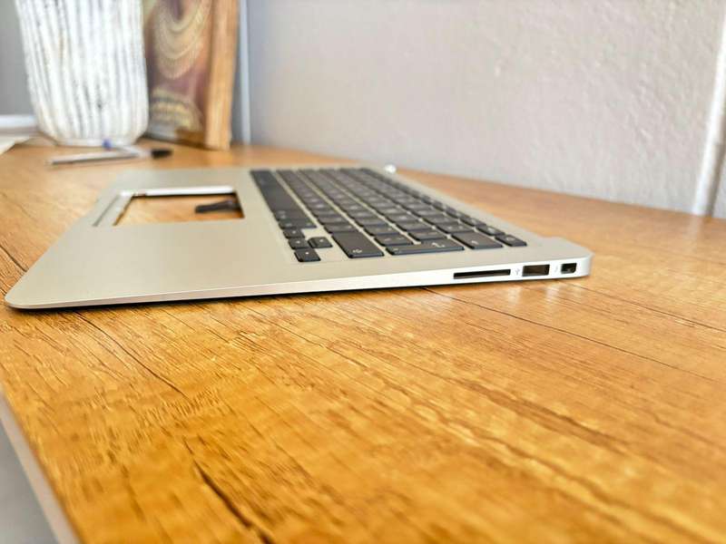 MacBook Air 13" (Mid 20122017) Upper Case with Keyboard  Grade A (Used)
