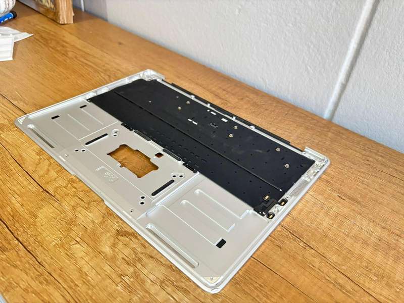 MacBook Air 13" (Late 2018Mid 2019) Upper Case with Keyboard  Silver (Grade A)