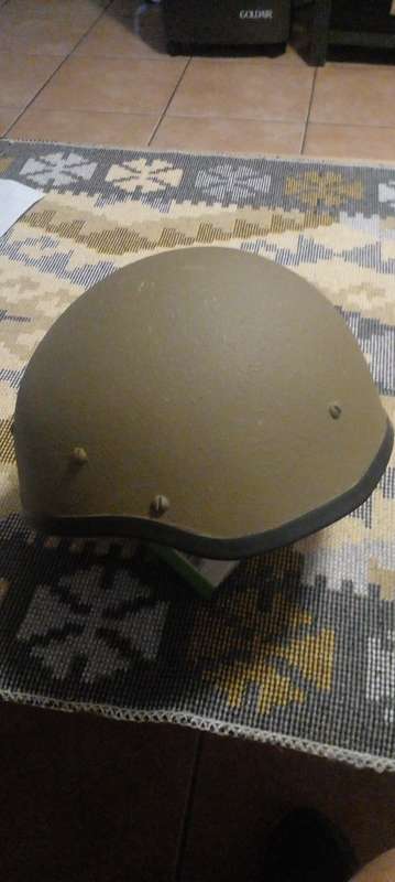 SADF PARABAT M 87 KEVLAR USED HELMET.INNER ,STRAP AND CAMO HELMET COVER INTACT. DESC.