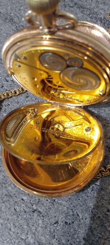 Antique 1915 Full Hunter Elgin Pocket Watch.