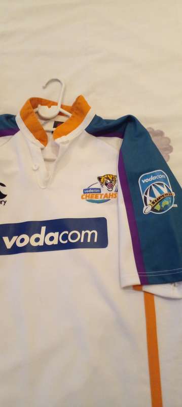 Vodacom Cheetah's Super 14 Spectator Rugby Jersey, Flag and Hat.
