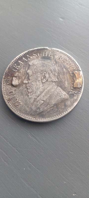 ZAR 5 SHILLING COIN. SINGLE SHAFT. EX -PENDANT. STRUCK IN 28 GRAMS OF STERLING SILVER.