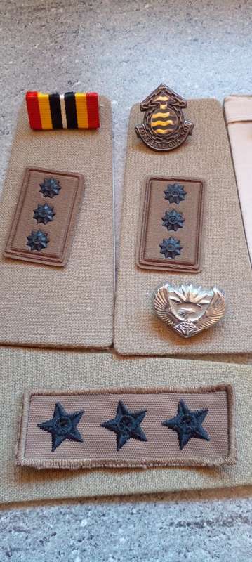 SADF badges, rank insignia.