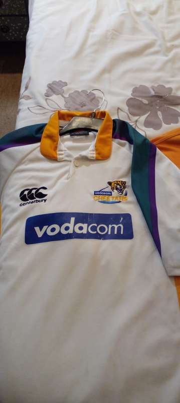 3X CHEETAH RUGBY SHIRTS PLUS A CHEETAH MASCOT TEDDY BEAR. SEE DESC.