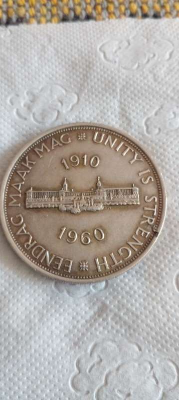 STUNNING 1960 UNION OF SA SILVER CROWN. RARE IN THIS CONDITION.