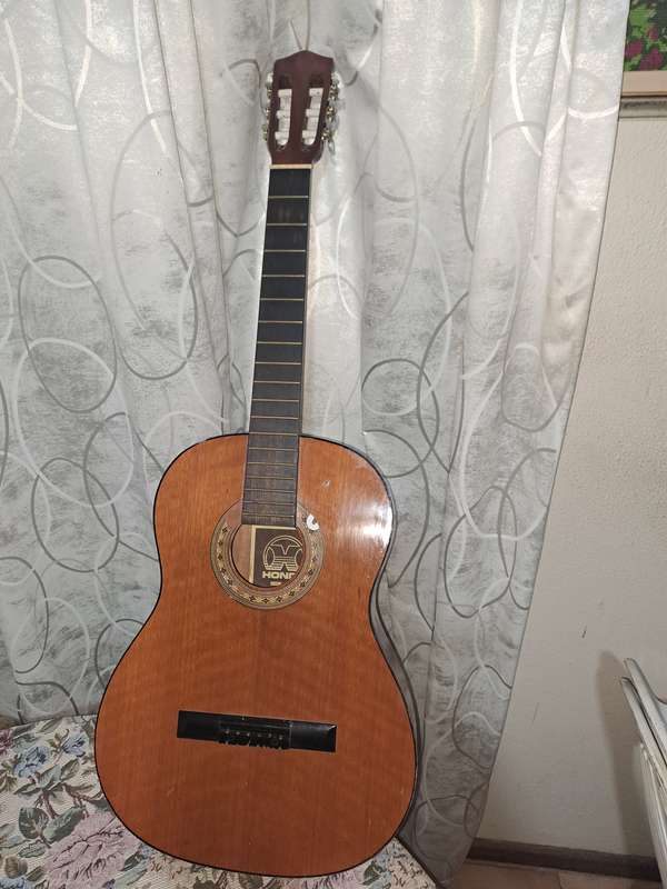 HONDO H307A VINTAGE CLASSICAL SIX STRING GUITAR