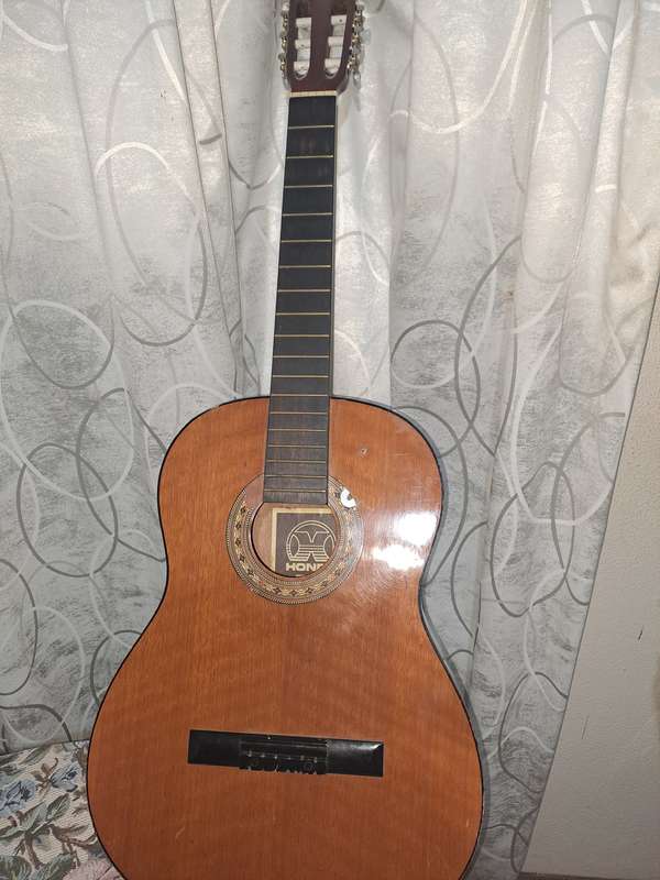 HONDO H307A VINTAGE CLASSICAL SIX STRING GUITAR