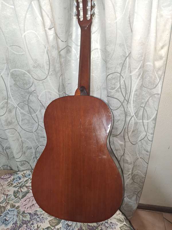 HONDO H307A VINTAGE CLASSICAL SIX STRING GUITAR