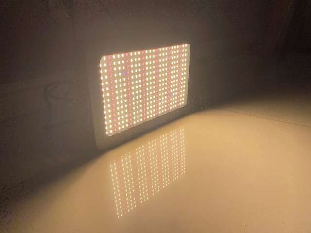 LED grow light Lunar 350 chip set for veg/bloom.