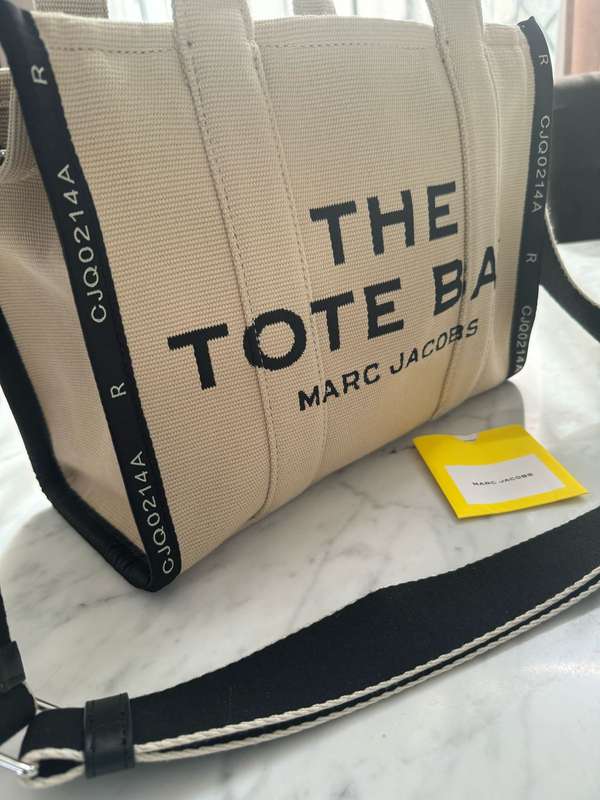 MARC JACOBS TOTE (BRAND NEW)