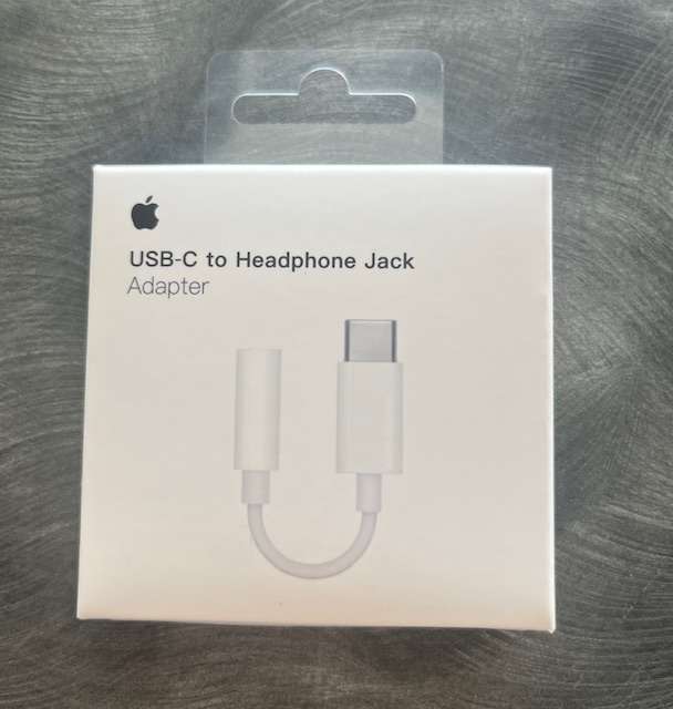 iPhone Original USB-C to Female AUX Adapter