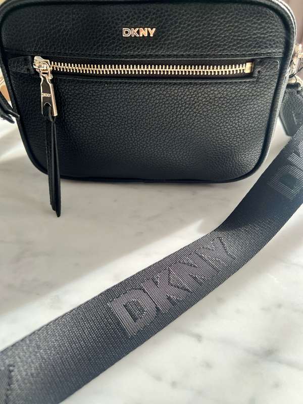 DKNY ORIGINAL Camera CROSSBODY BAG
