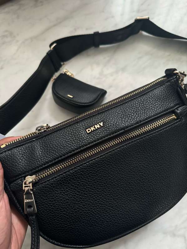 DKNY CROSSBODY (BRAND NEW)
