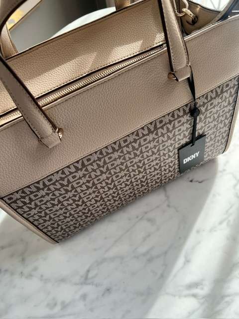 DKNY Medium Tote (BRAND NEW)