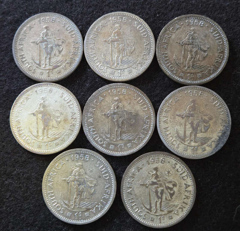1 Shilling 1958 (x8) Bidding is for the lit.
